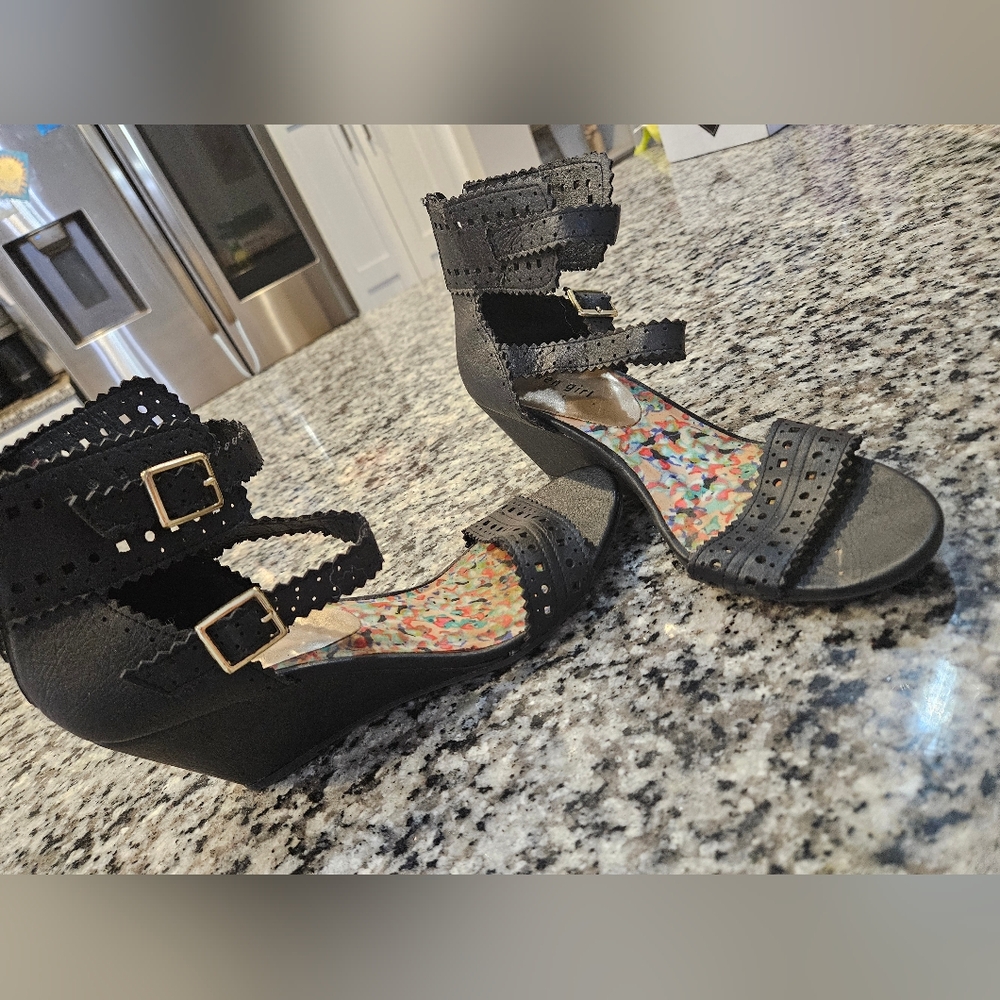 Madden black wedges